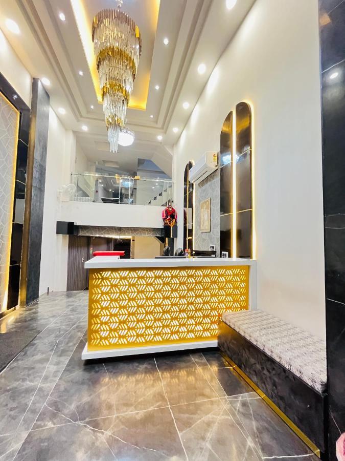 Red Stone - Near Railway Station - Paharganj 2*